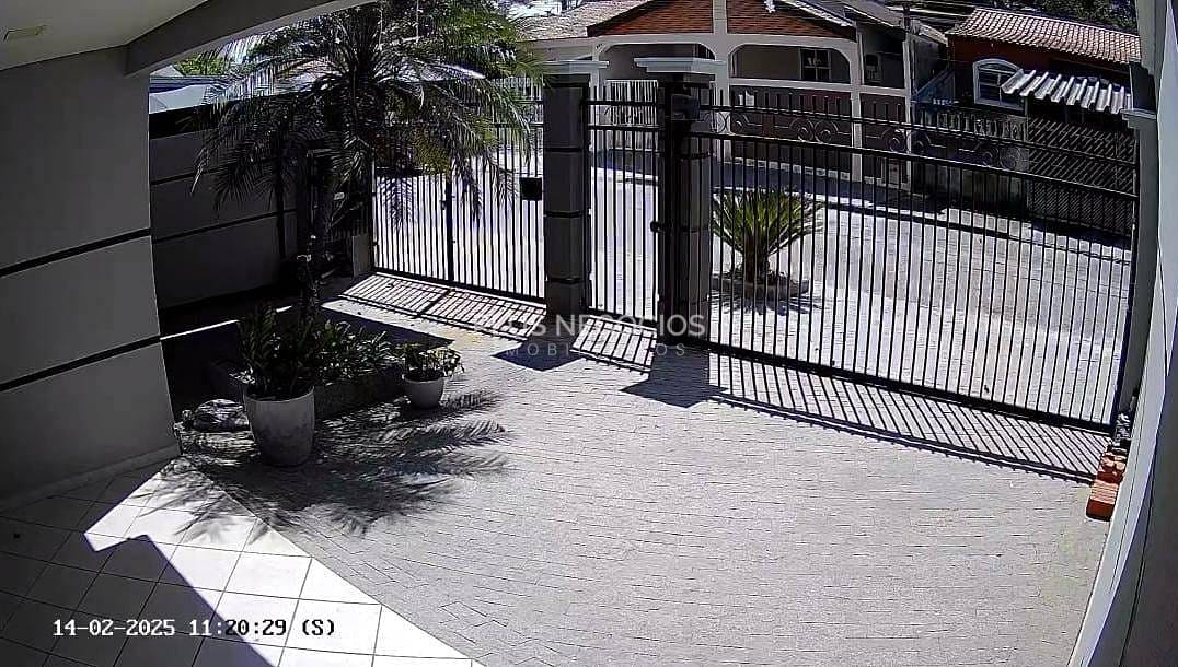 Casa à venda com 3 quartos, 180m² - Foto 2