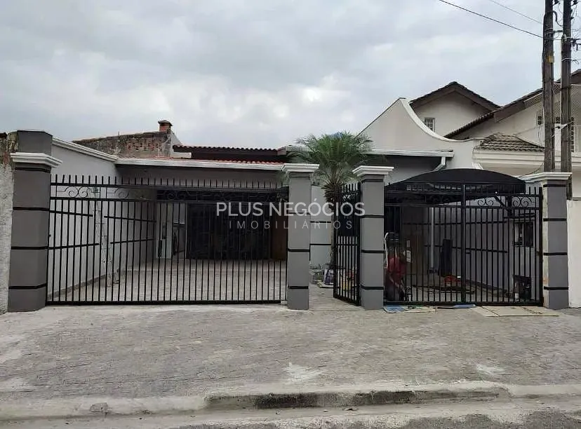 Casa, 3 quartos, 180 m² - Foto 1