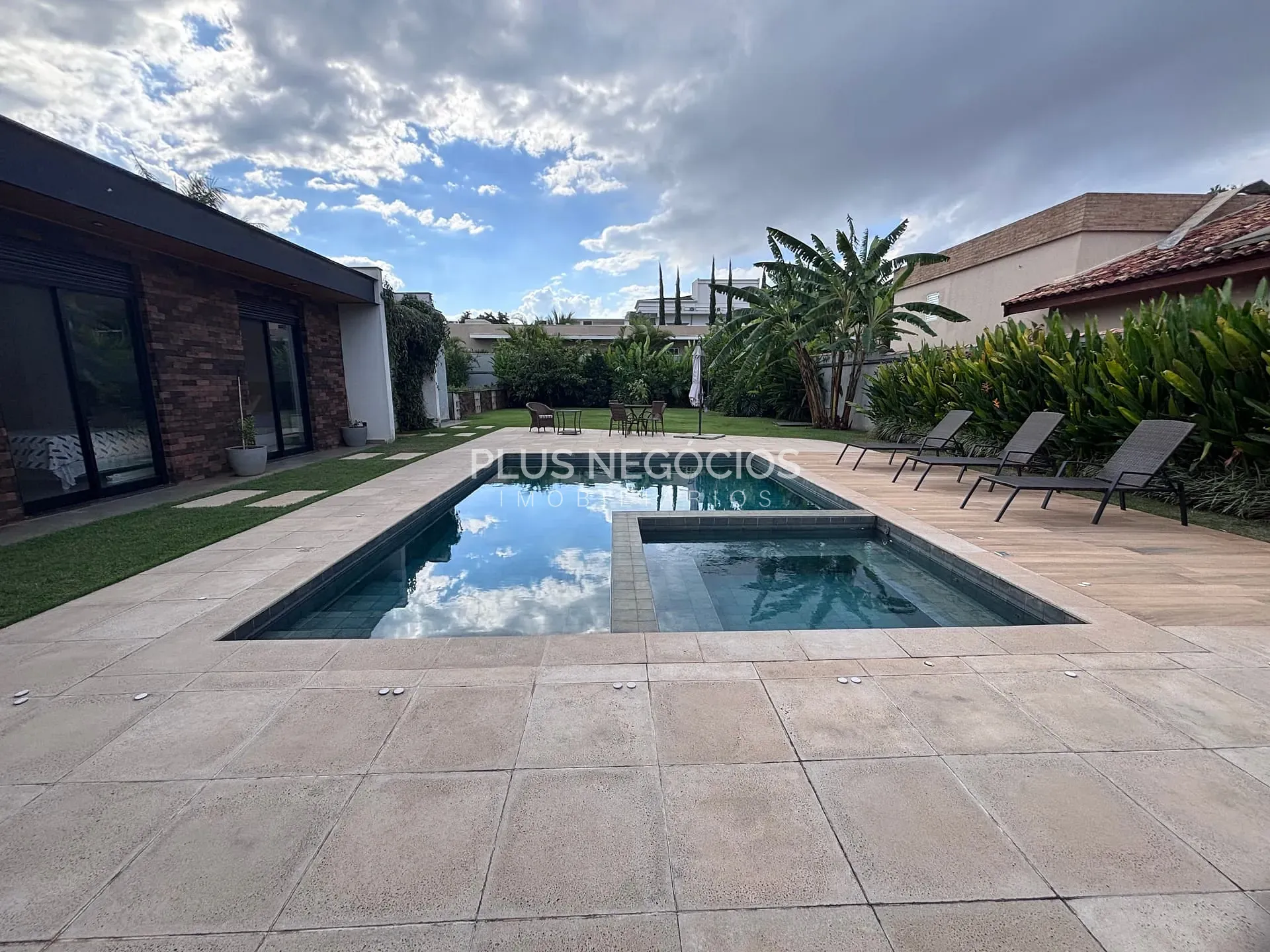 Casa, 4 quartos, 393 m² - Foto 2