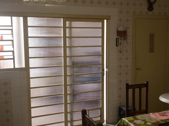 Casa com 125m² 2 quartos e 1 banheiro, à venda, no bairro Jardim Rosely em Pindamonhangaba