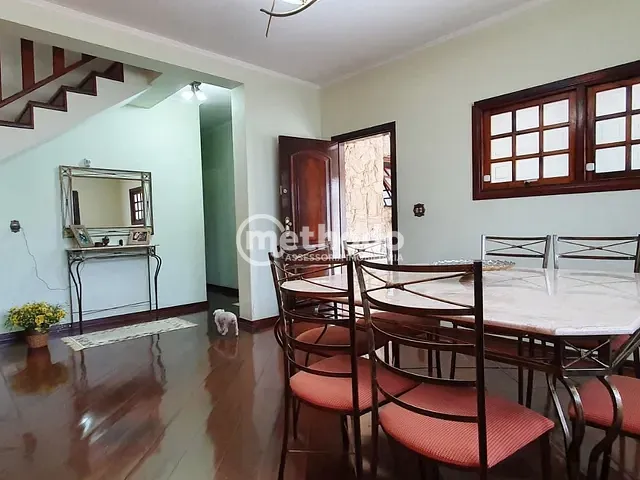 Casa com 300m² 3 quartos e 4 banheiros, à venda, no bairro Parque da Figueira em Campinas