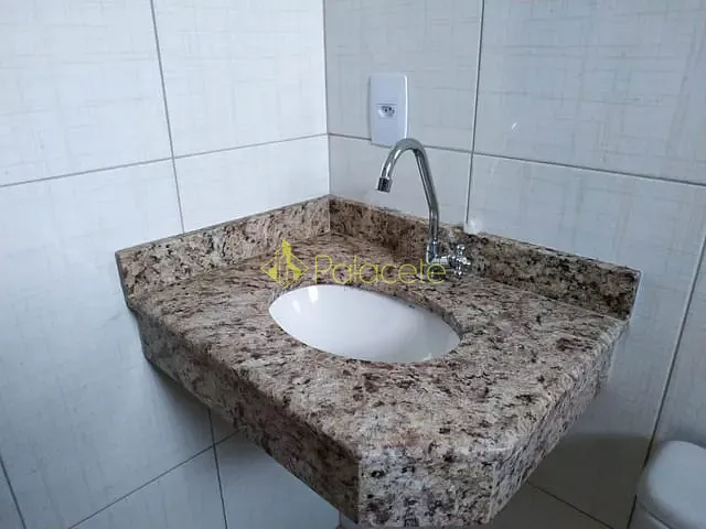 Casa com 150m² 3 quartos e 2 banheiros, à venda, no bairro Conjunto Habitacional Terra dos Ipês I (Sul) em Pindamonhangaba