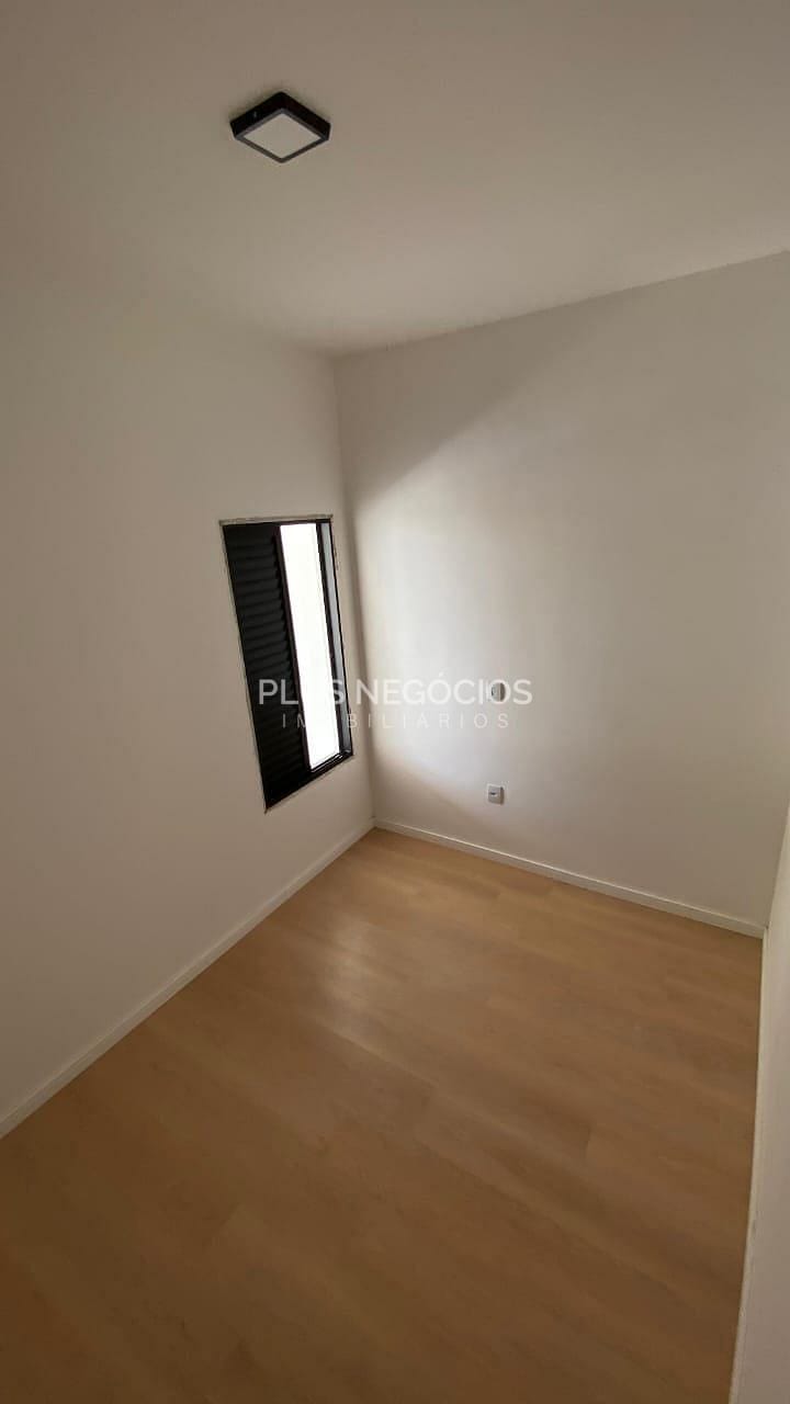Casa à venda com 3 quartos, 105m² - Foto 8