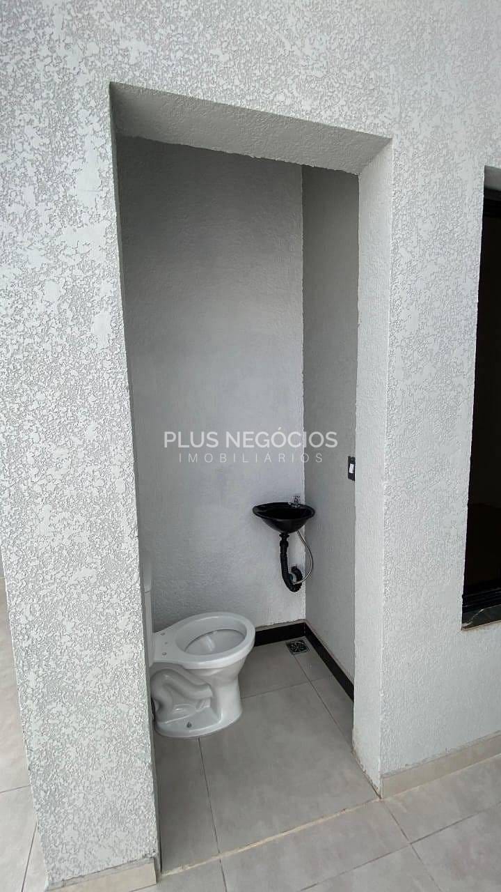 Casa à venda com 3 quartos, 105m² - Foto 4