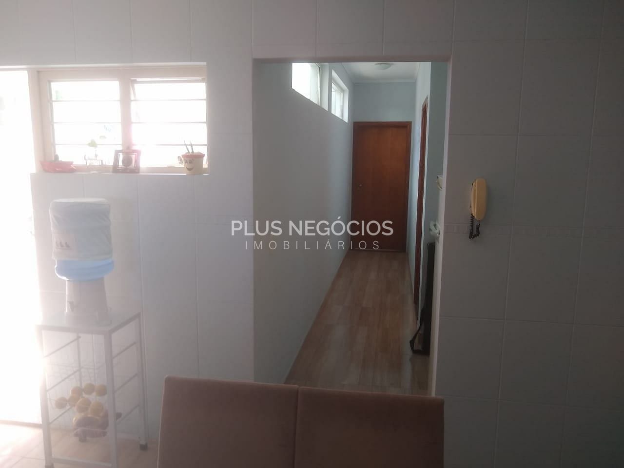 Casa à venda com 2 quartos, 120m² - Foto 2