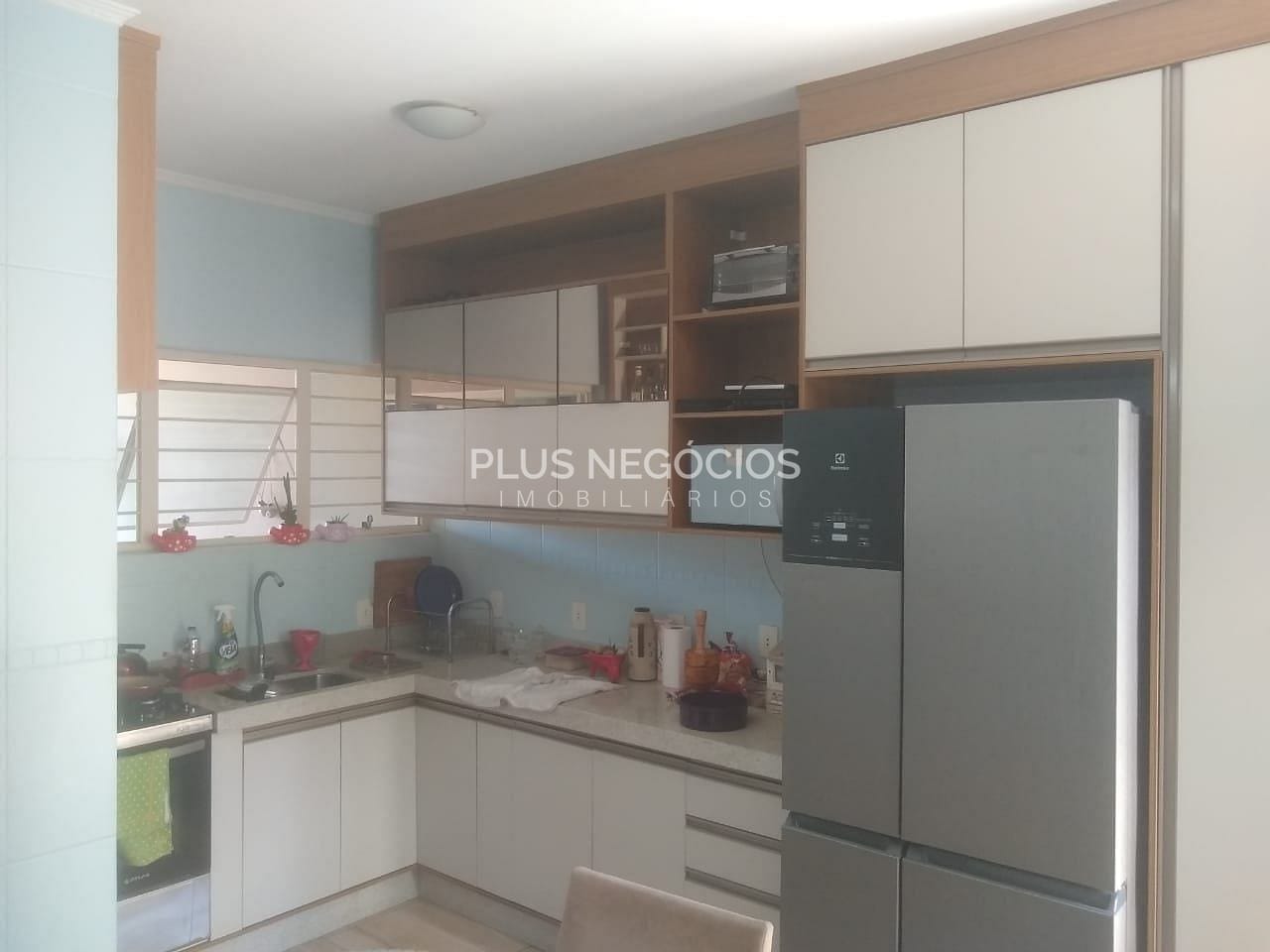 Casa à venda com 2 quartos, 120m² - Foto 14