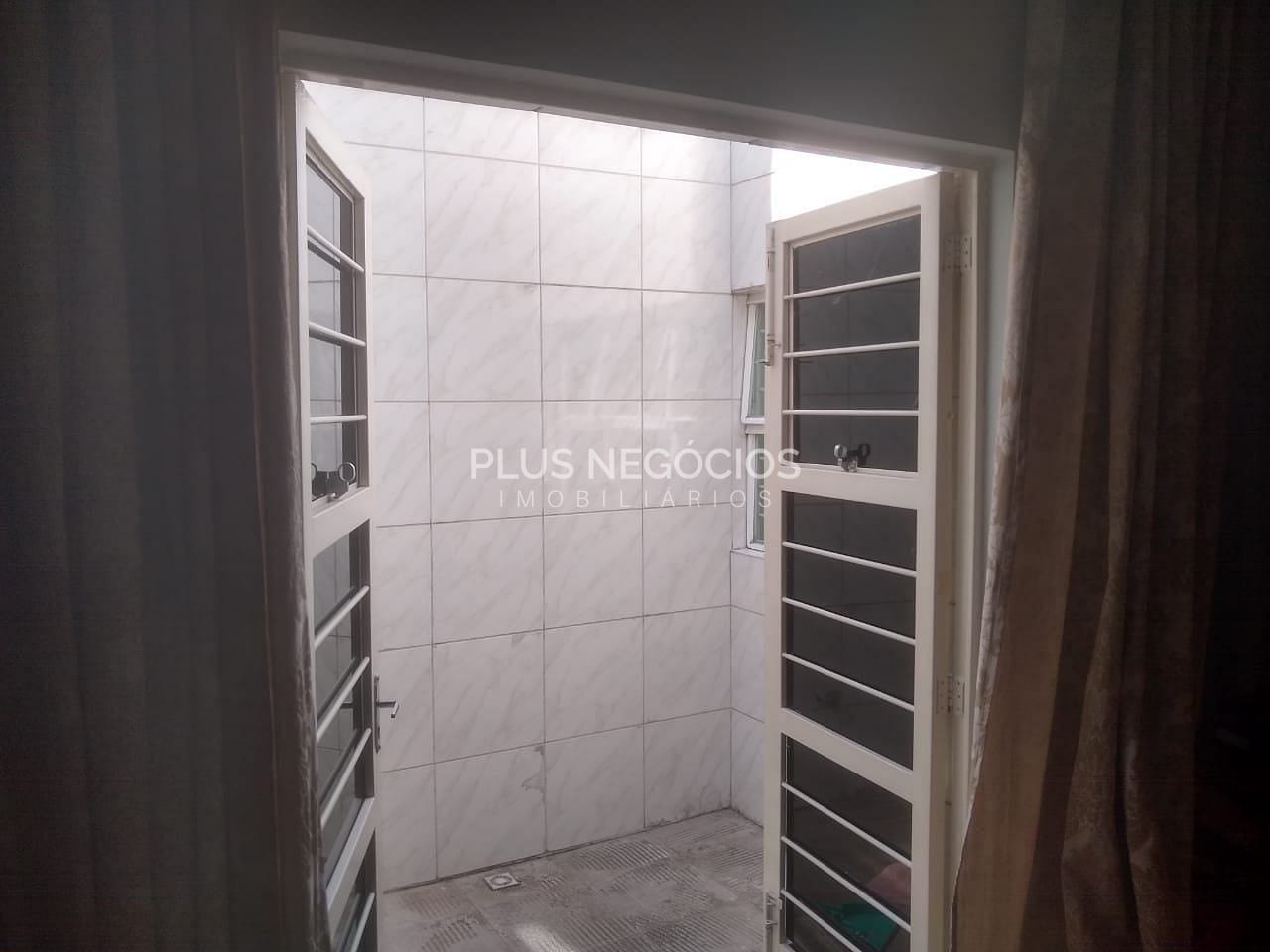 Casa à venda com 2 quartos, 120m² - Foto 18