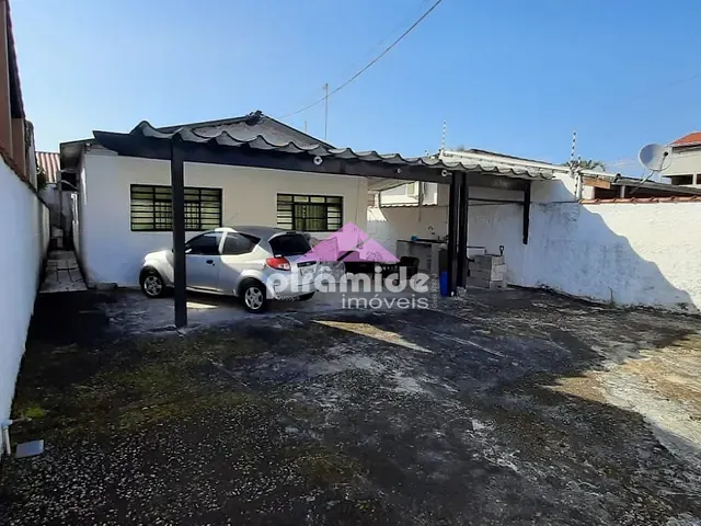 Casa com 250m² 2 quartos e 2 banheiros, à venda, no bairro Porto Novo em Caraguatatuba