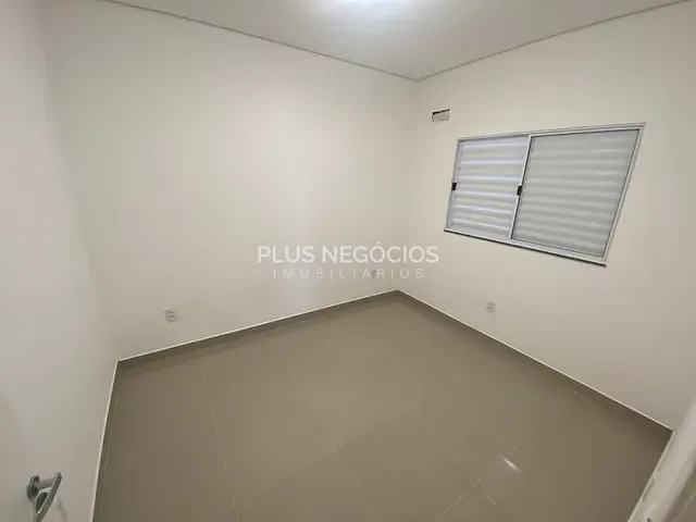 Casa com 220m² 3 quartos e 2 banheiros, à venda, no bairro Wanel Ville em Sorocaba