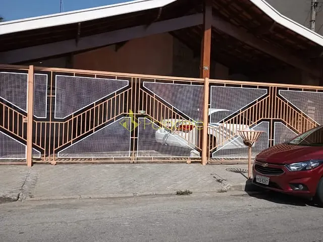 Casa com 270m² 2 quartos e 1 banheiro, à venda, no bairro Maria Áurea em Pindamonhangaba