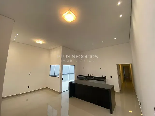 Casa com 220m² 3 quartos e 2 banheiros, à venda, no bairro Wanel Ville em Sorocaba
