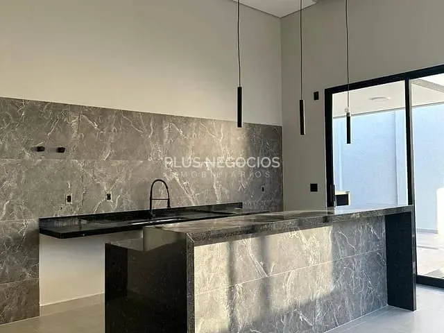 Casa com 250m² 3 quartos e 4 banheiros, à venda, no bairro Itapeva em Votorantim