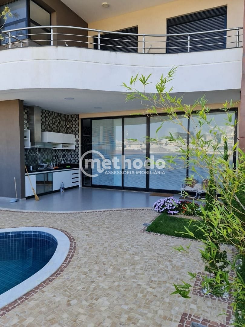Casa, 3 quartos, 284 m² - Foto 1