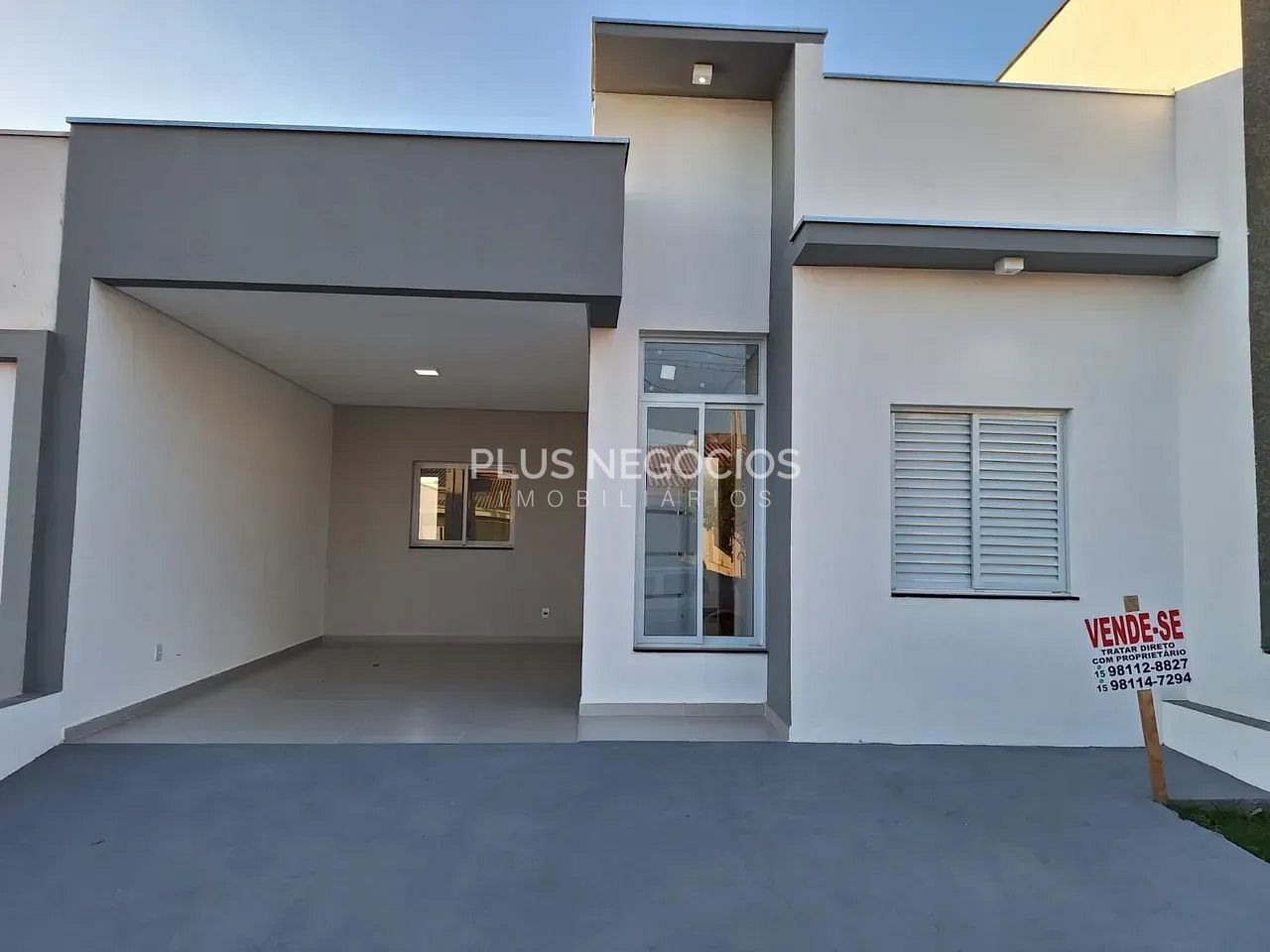 Casa à venda com 3 quartos, 95m² - Foto 1