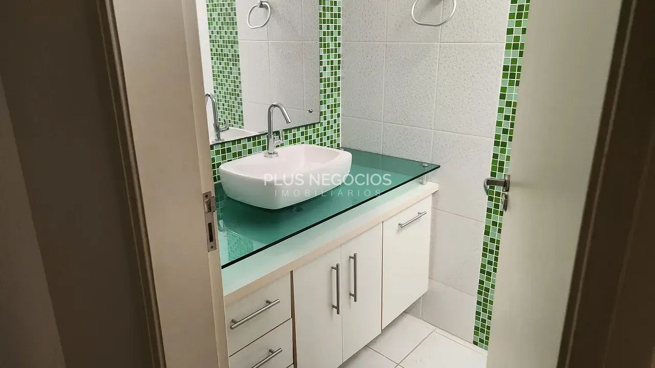 Casa à venda com 2 quartos, 100m² - Foto 4