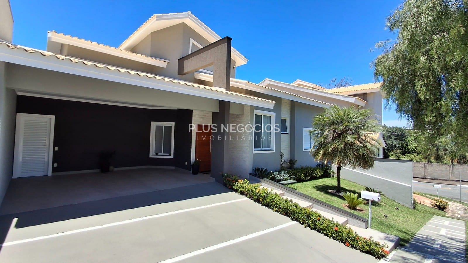 Casa à venda com 3 quartos, 180m² - Foto 1