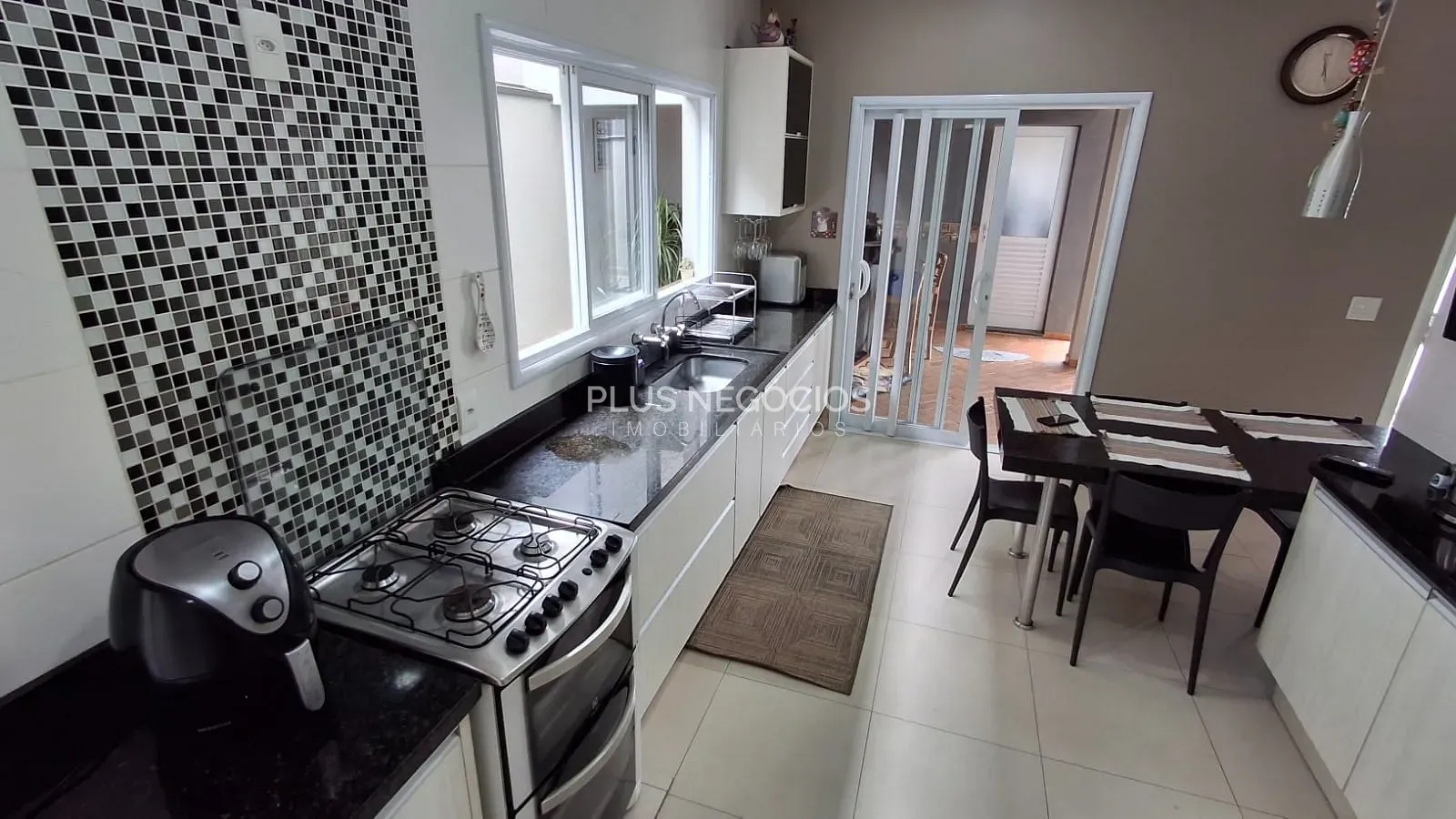 Casa, 3 quartos, 180 m² - Foto 11