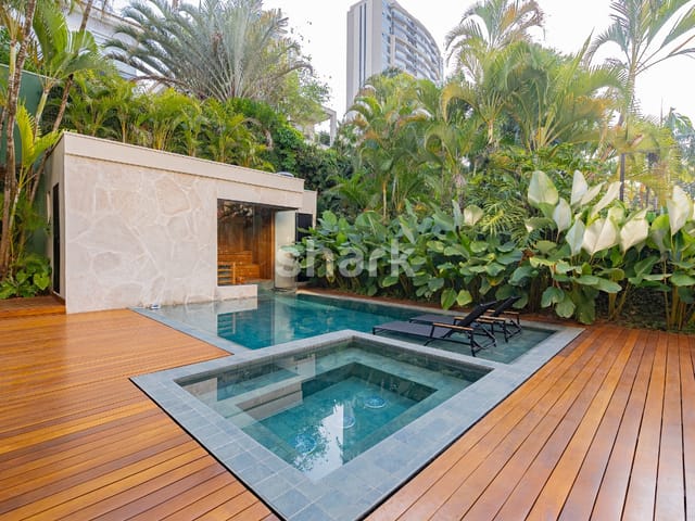 Casa com 560m² 4 quartos e 7 banheiros, à venda ou para alugar, no bairro Alphaville Residencial Um em Barueri