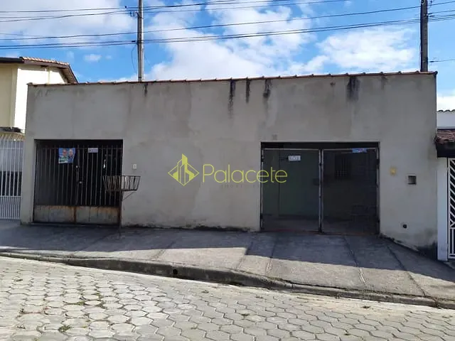 Casa com 300m², à venda, no bairro Itaguaçú em Aparecida