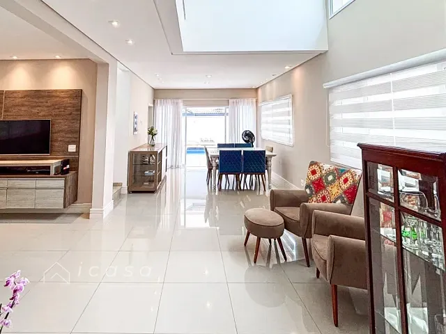 Casa com 252m² 4 quartos e 6 banheiros, à venda, no bairro Urbanova em São José dos Campos