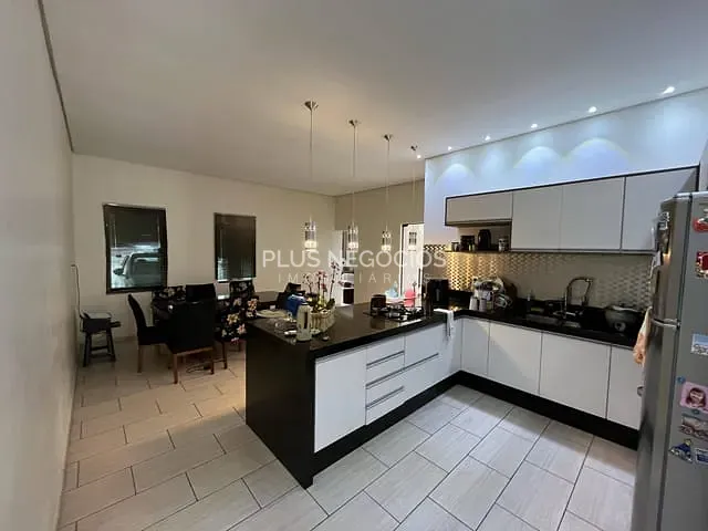 Casa com 250m² 3 quartos e 1 banheiro, à venda, no bairro Central Parque Sorocaba em Sorocaba