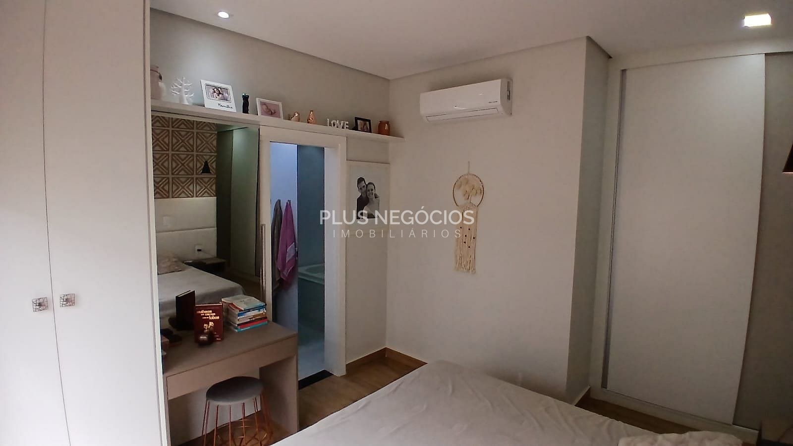 Casa à venda com 4 quartos, 265m² - Foto 7