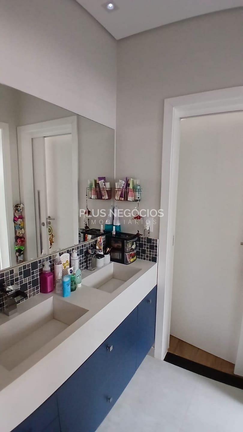Casa à venda com 4 quartos, 265m² - Foto 13