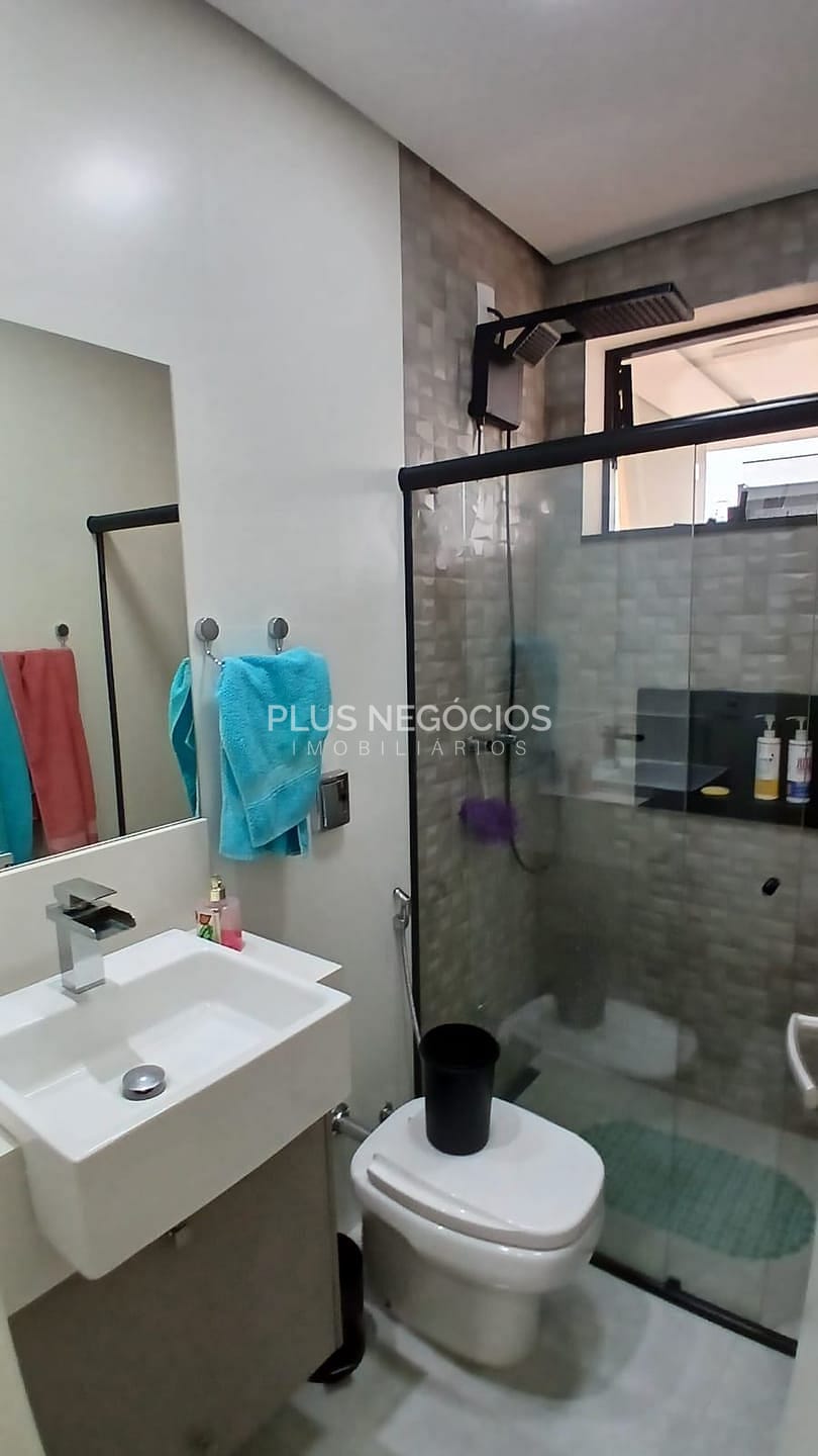Casa à venda com 4 quartos, 265m² - Foto 18