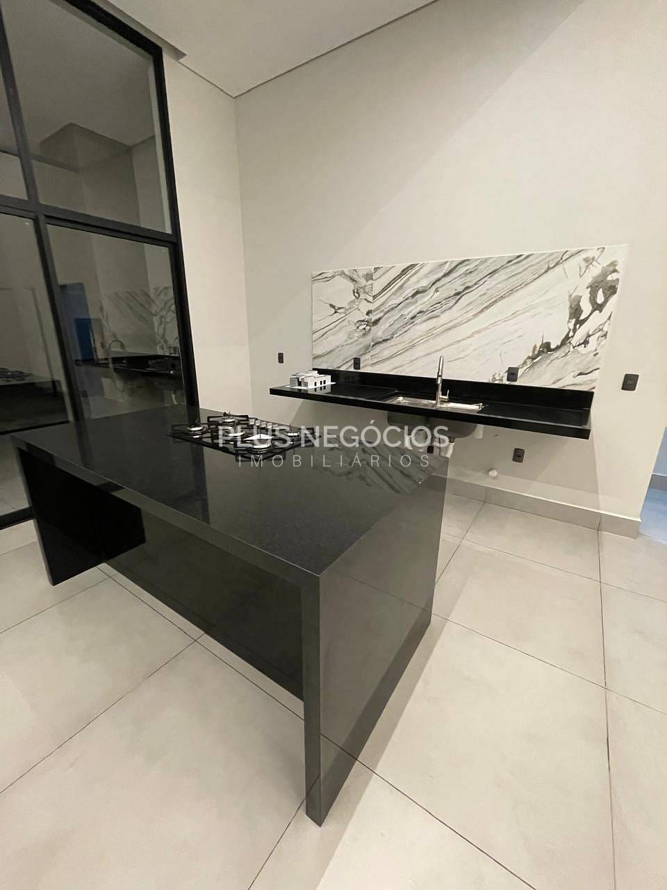 Casa à venda com 3 quartos, 238m² - Foto 11