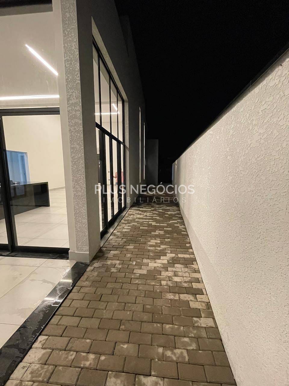 Casa à venda com 3 quartos, 238m² - Foto 14