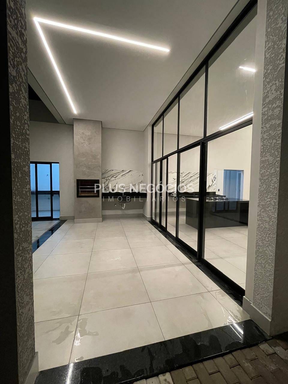 Casa à venda com 3 quartos, 238m² - Foto 15