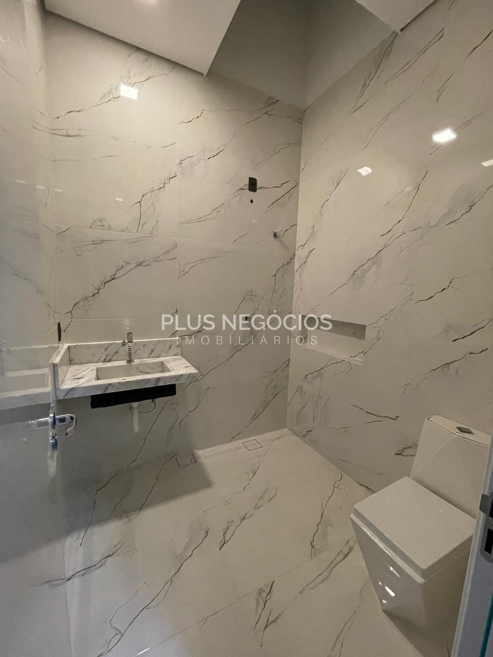 Casa à venda com 3 quartos, 238m² - Foto 18