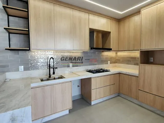 Casa 3 quartos e 4 banheiros, à venda, no bairro Vila Rubens em Indaiatuba