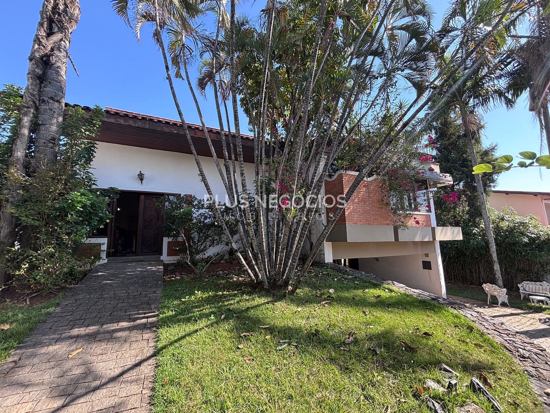 Casa à venda com 4 quartos, 500m² - Foto 3