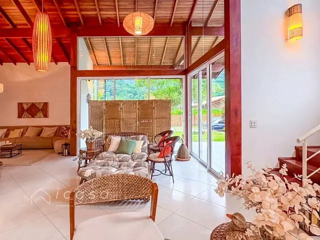 Casa com 448m² 3 quartos e 3 banheiros, à venda, no bairro Horto (Morro das Moças) em Ubatuba