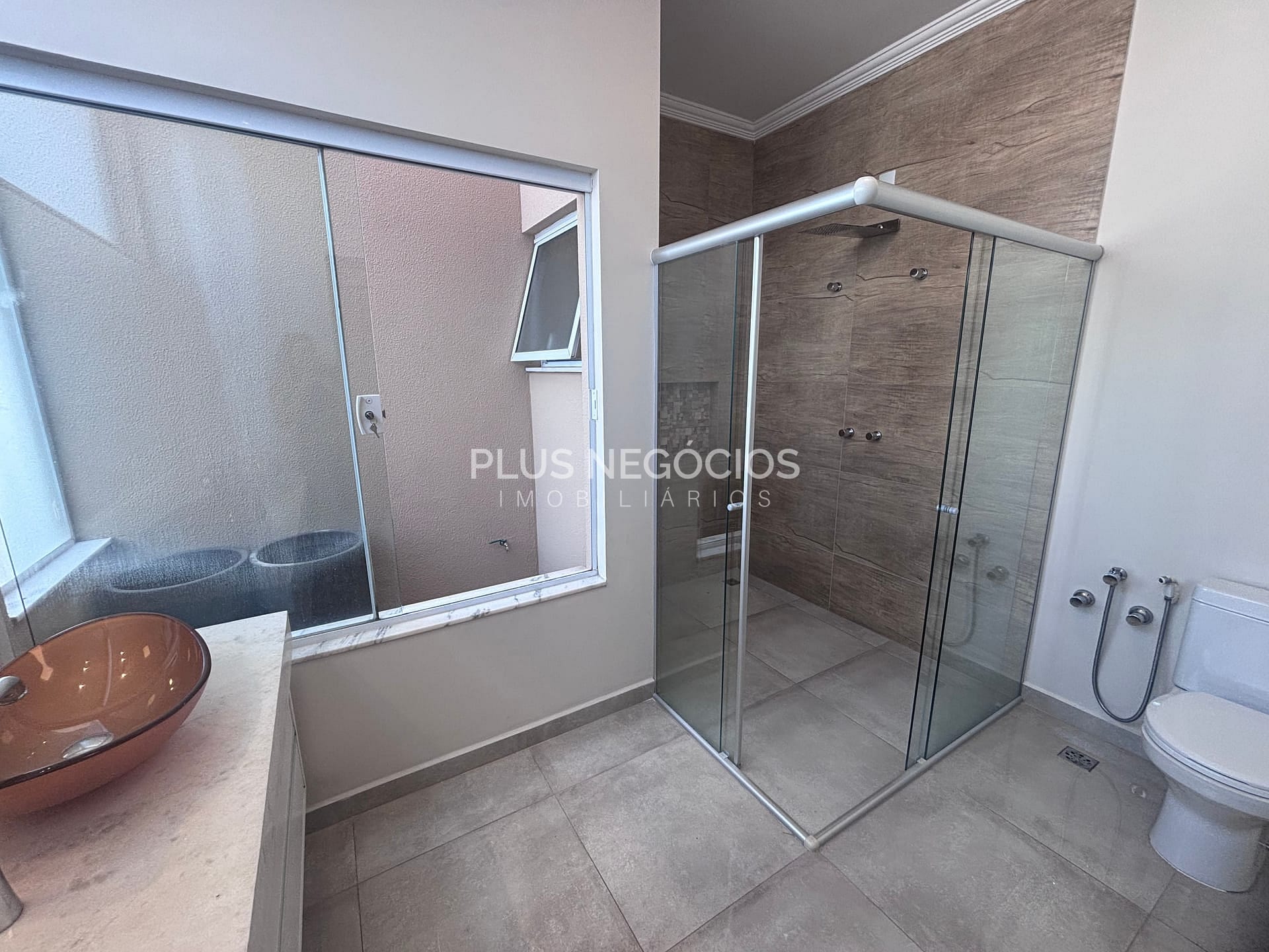 Casa para alugar com 3 quartos, 250m² - Foto 47