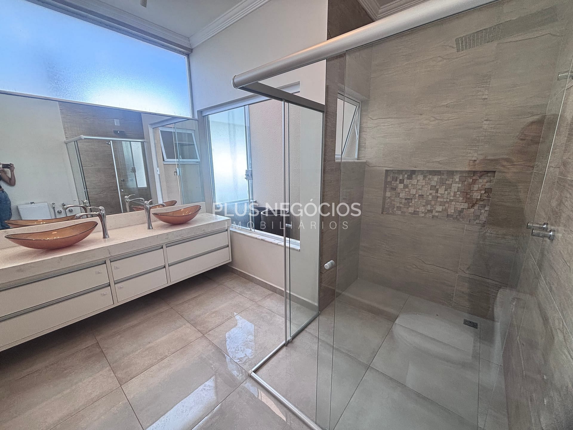 Casa para alugar com 3 quartos, 250m² - Foto 48