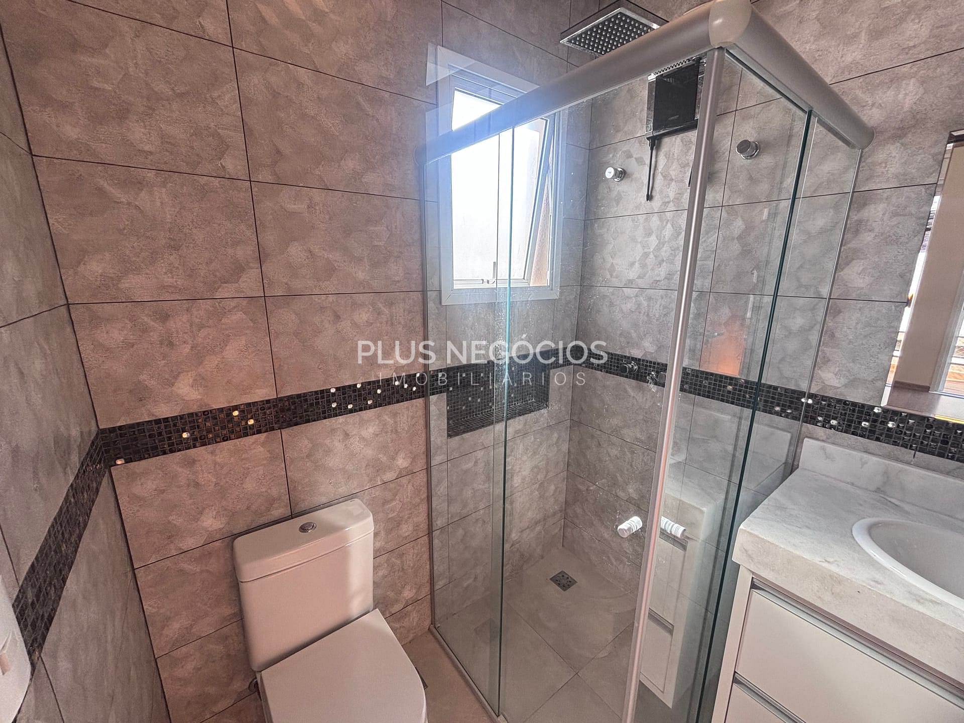Casa para alugar com 3 quartos, 250m² - Foto 29
