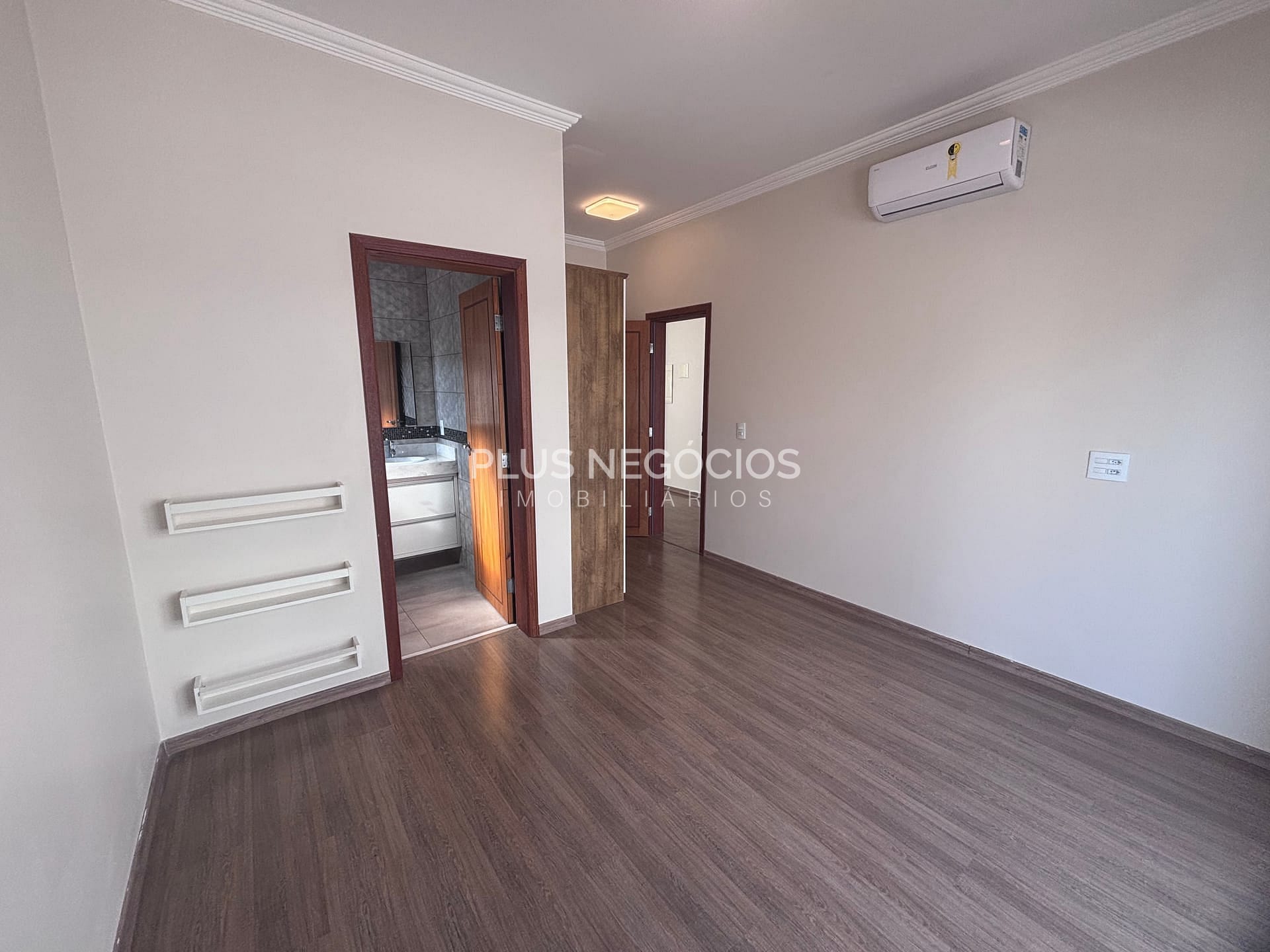 Casa para alugar com 3 quartos, 250m² - Foto 30