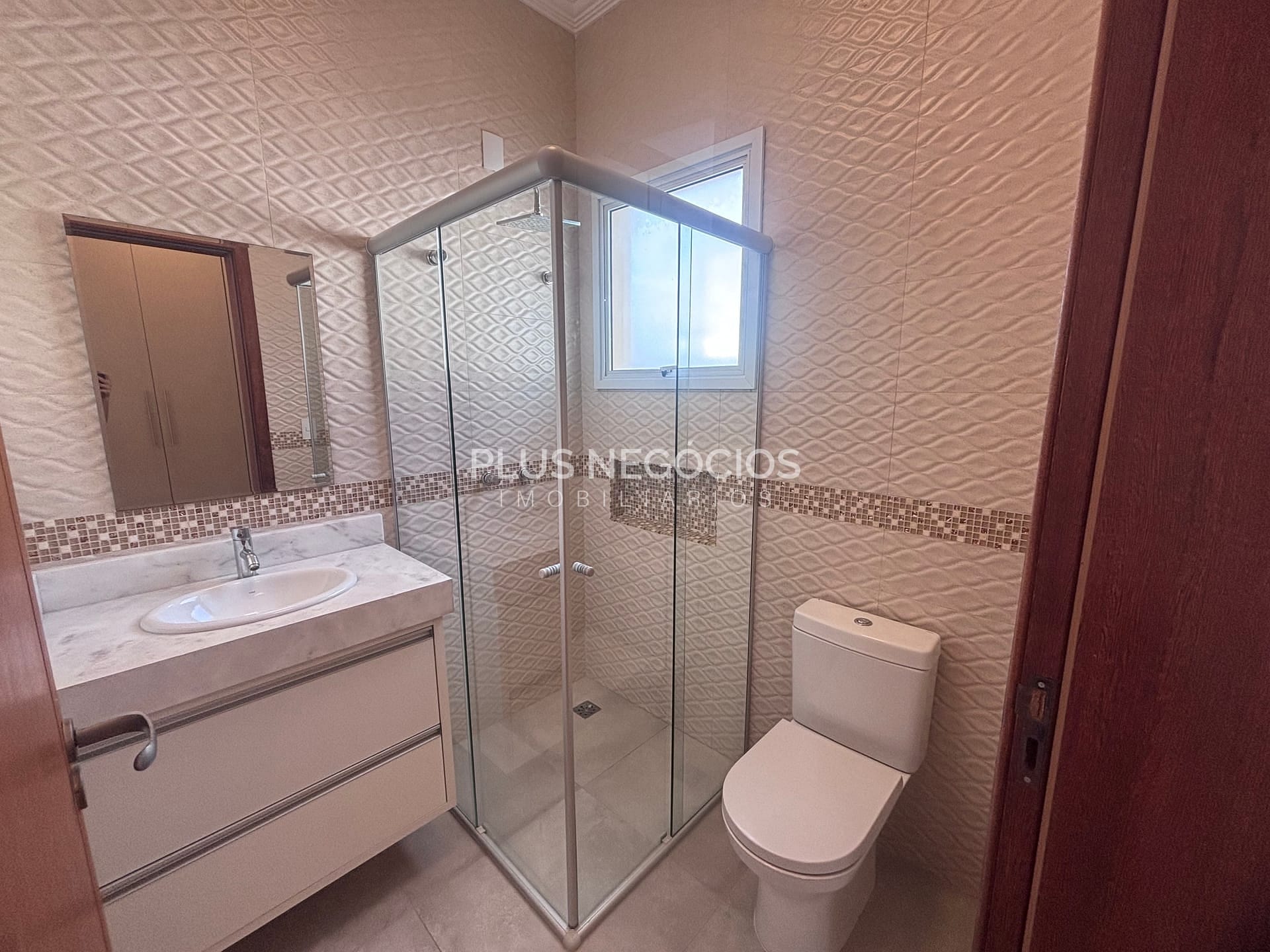 Casa para alugar com 3 quartos, 250m² - Foto 13