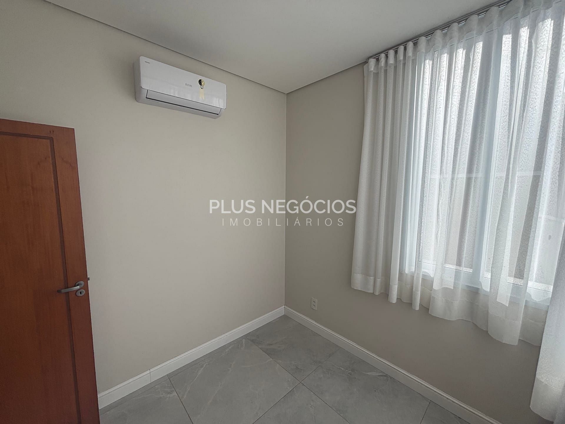Casa para alugar com 3 quartos, 250m² - Foto 20