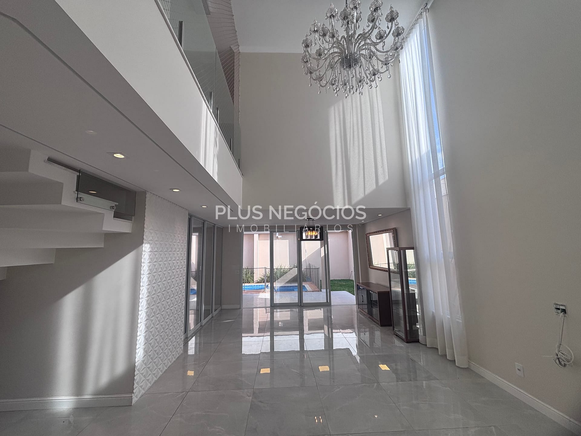 Casa para alugar com 3 quartos, 250m² - Foto 39