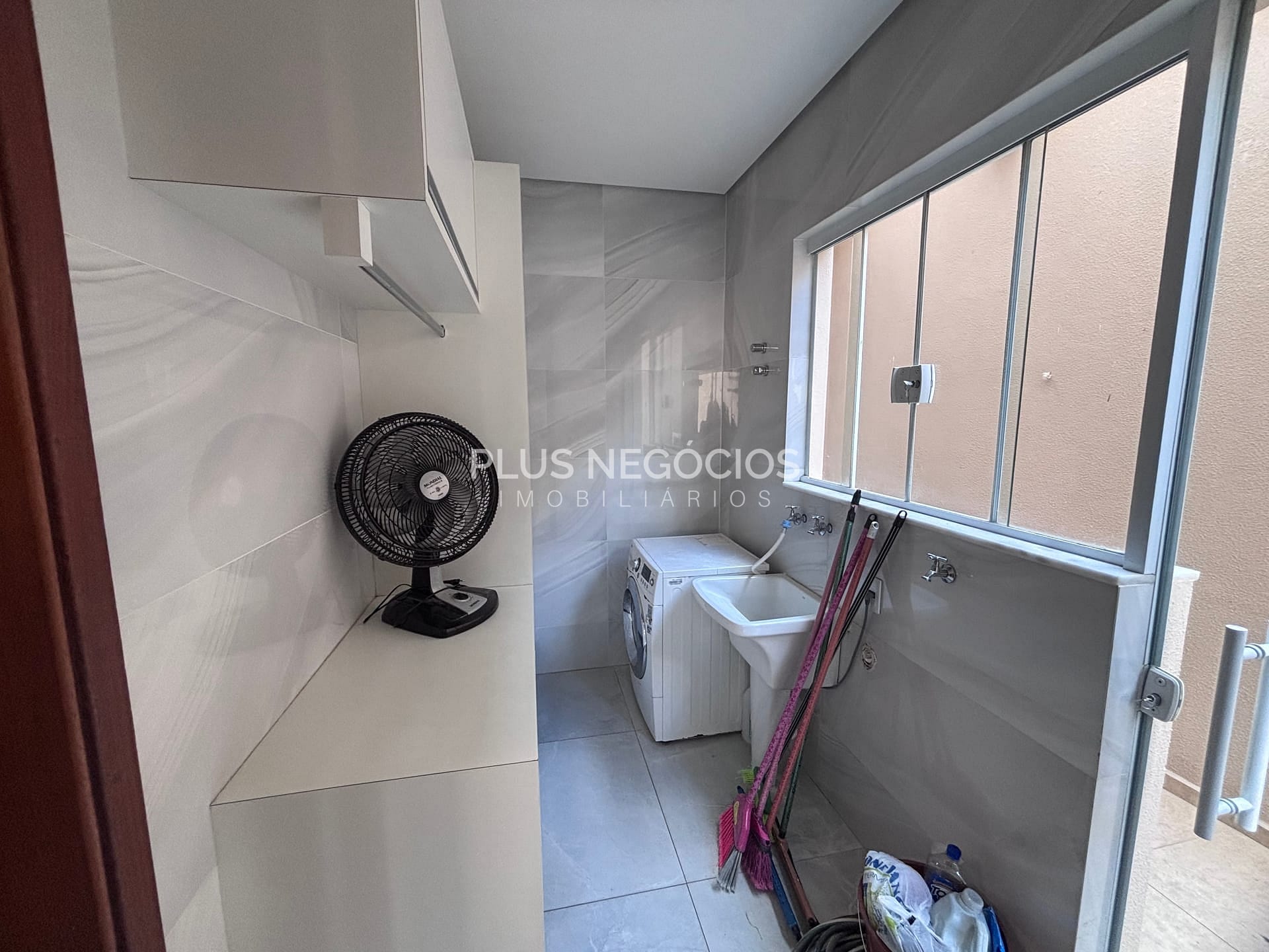 Casa para alugar com 3 quartos, 250m² - Foto 57
