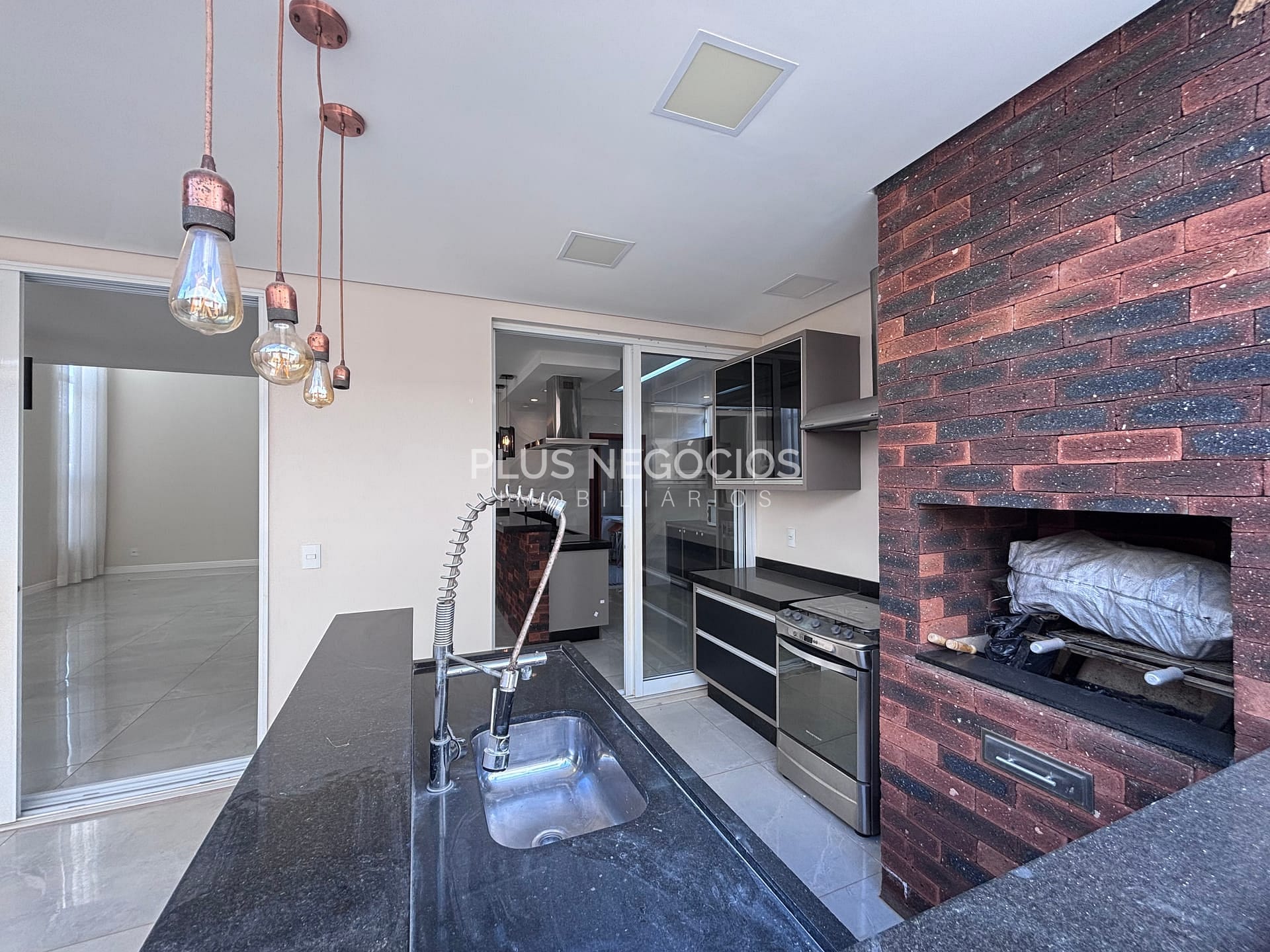 Casa para alugar com 3 quartos, 250m² - Foto 61