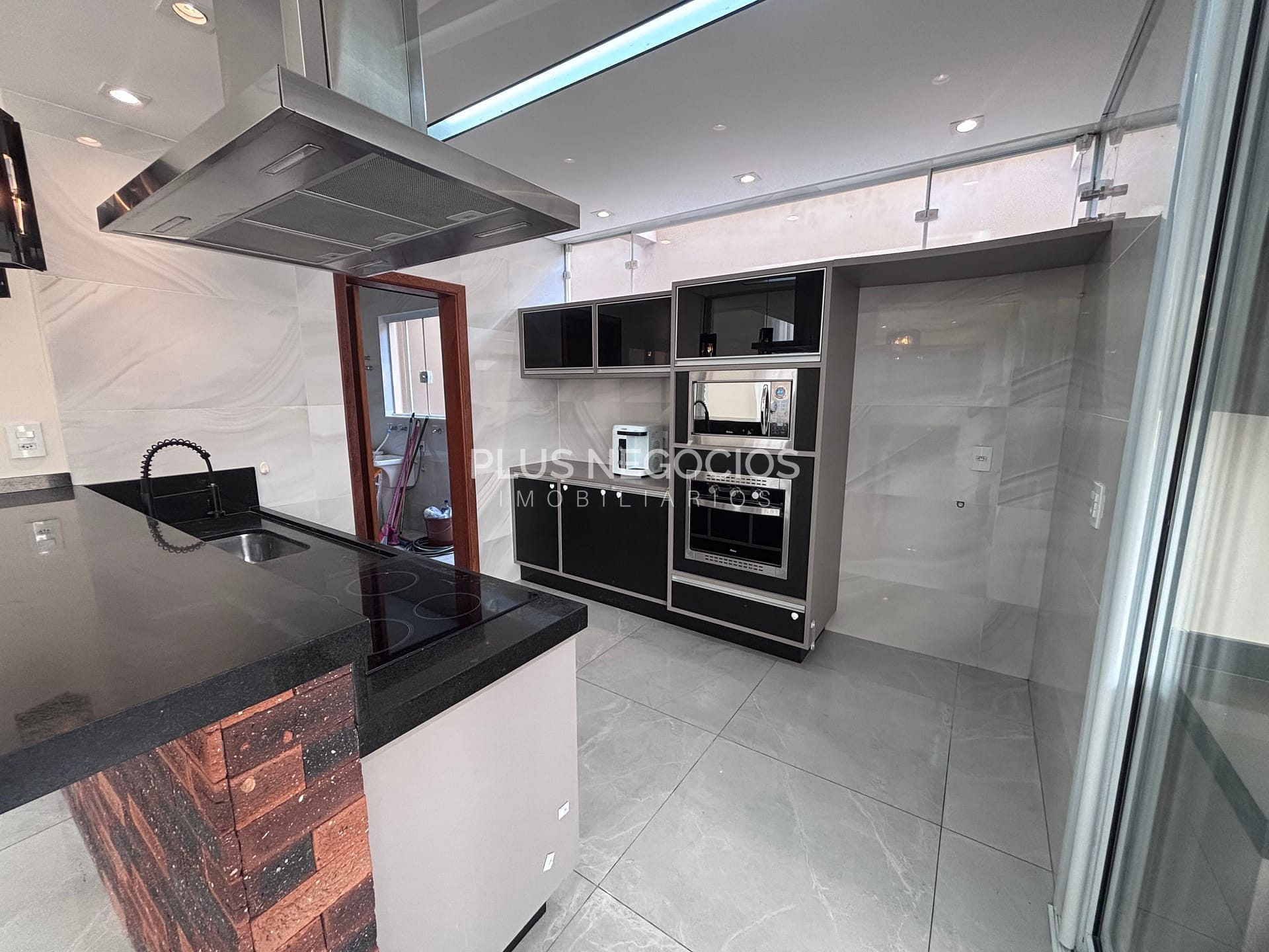 Casa para alugar com 3 quartos, 250m² - Foto 22