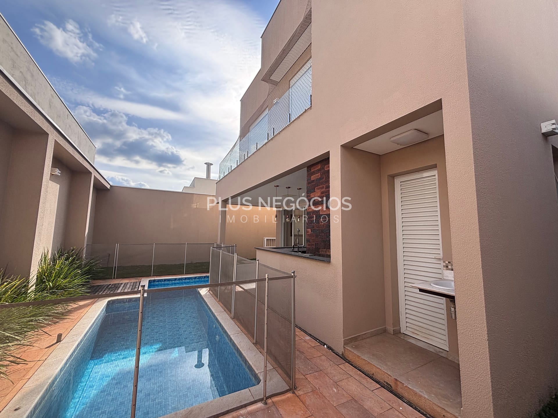 Casa para alugar com 3 quartos, 250m² - Foto 45