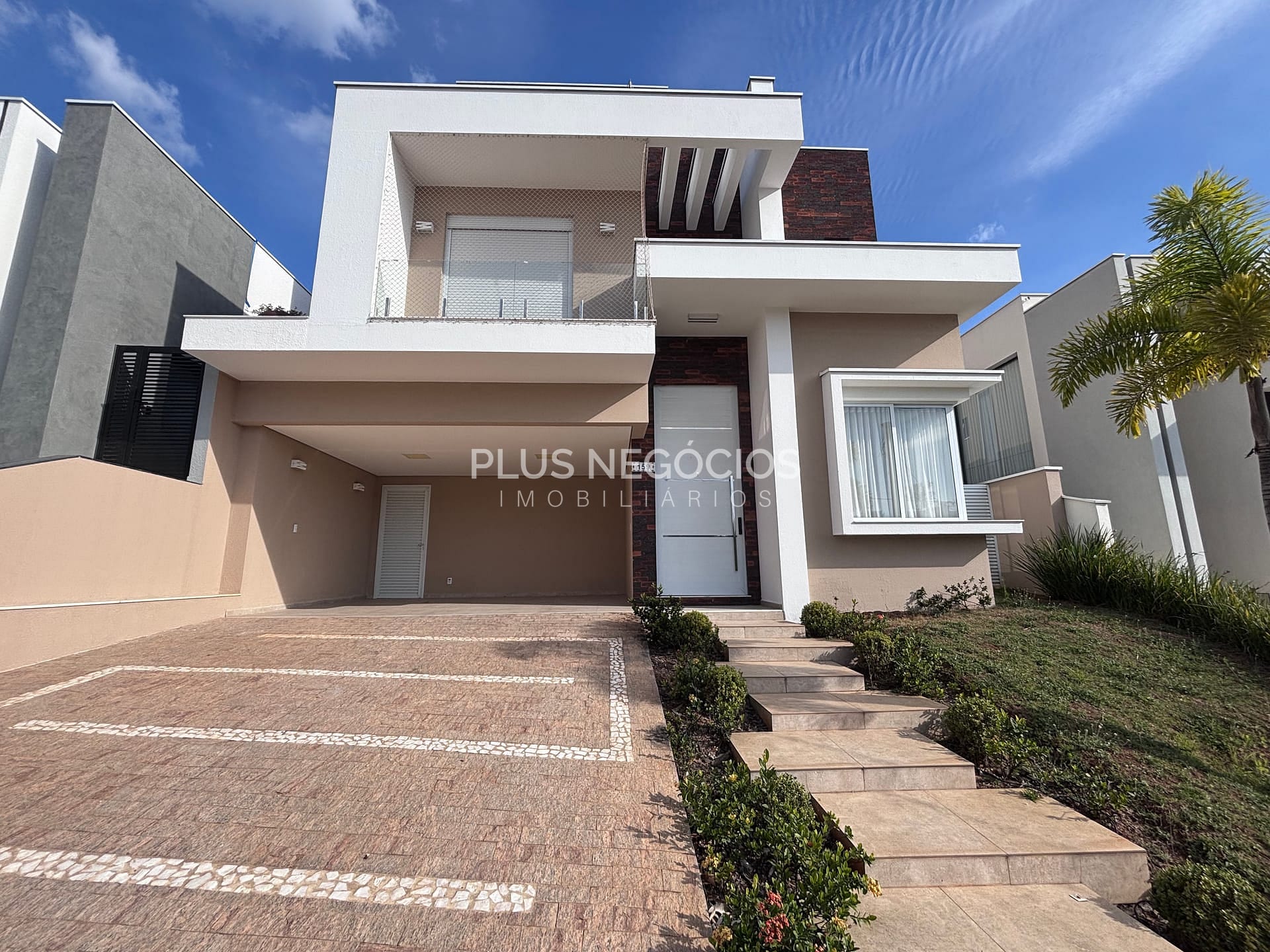 Casa para alugar com 3 quartos, 250m² - Foto 1