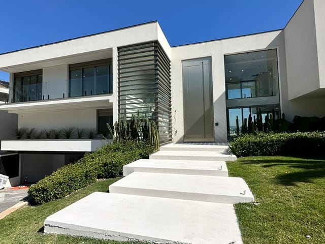 Casa com 1000m² 5 quartos e 8 banheiros, à venda, no bairro Tamboré em Santana de Parnaíba