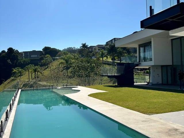 Casa com 1000m² 5 quartos e 8 banheiros, à venda, no bairro Tamboré em Santana de Parnaíba
