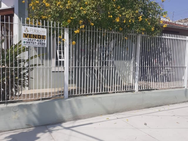 Casa com 270m² 4 quartos e 3 banheiros, à venda, no bairro Santana em Pindamonhangaba